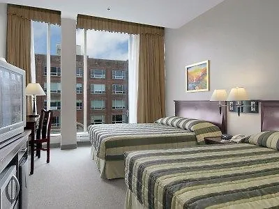 Super 8 By Wyndham Downtown Toronto Otel